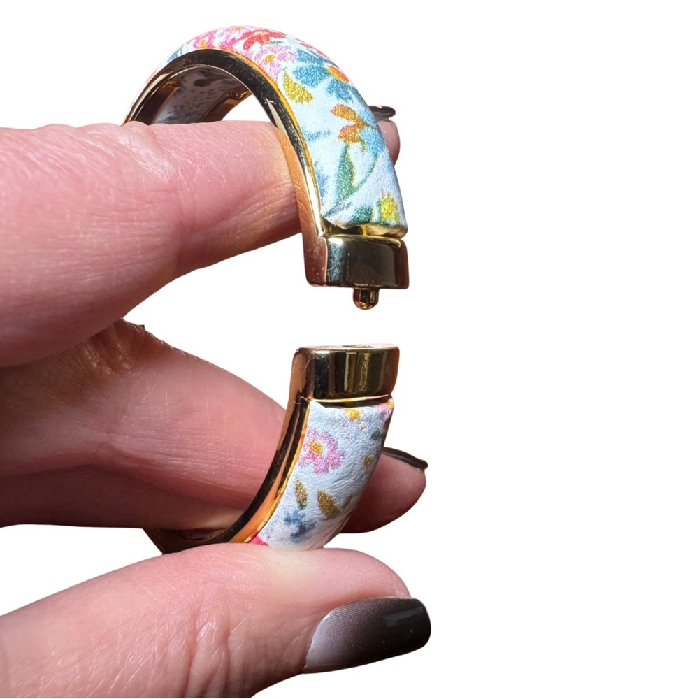 Floral Gold-Accented Bangle Bracelet Signed Italy - Picture 5 of 12